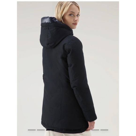 NWT Woolrich down parka - Picture 3 of 4